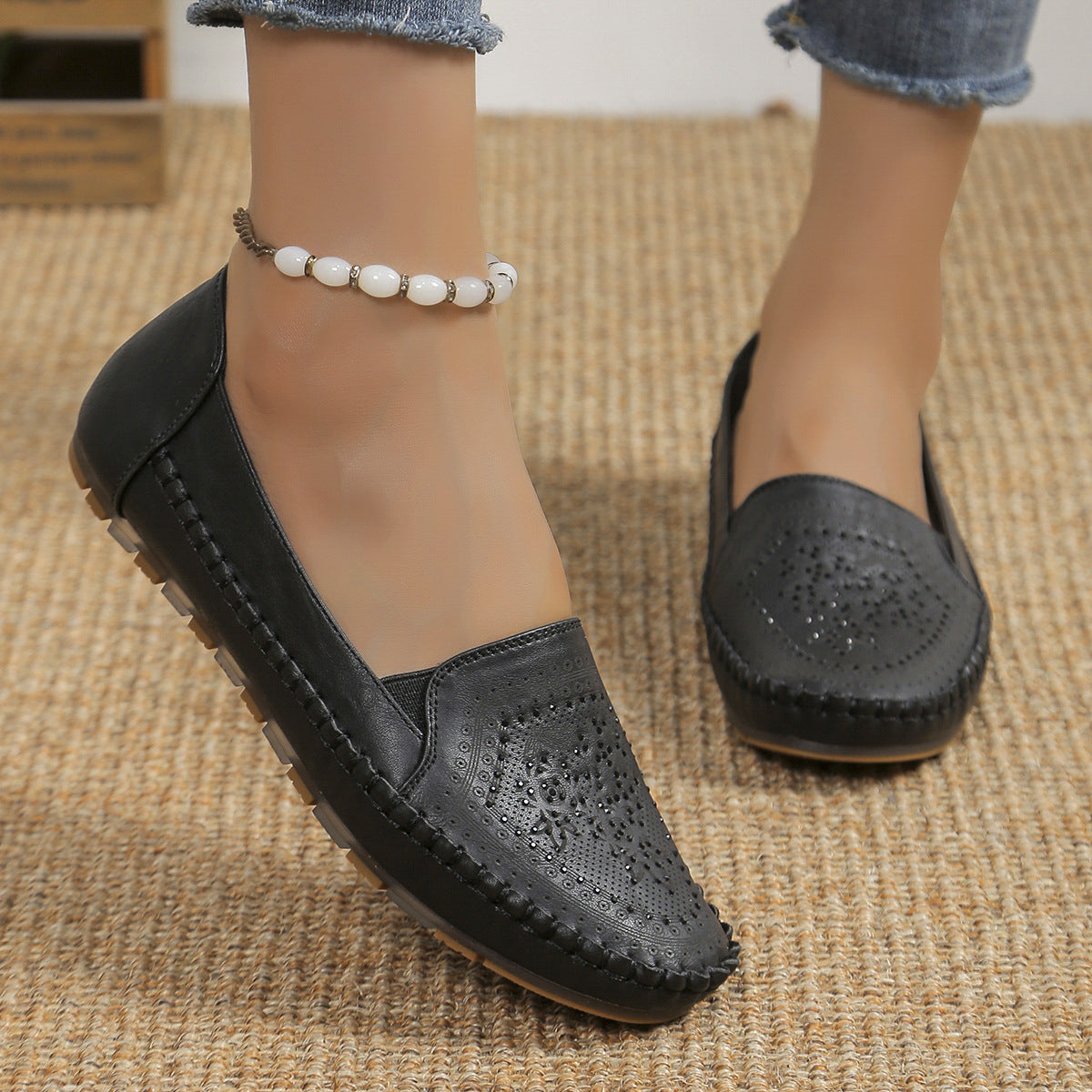 Handmade Stitching Gommino Solid Color Casual Women's Shoes Black