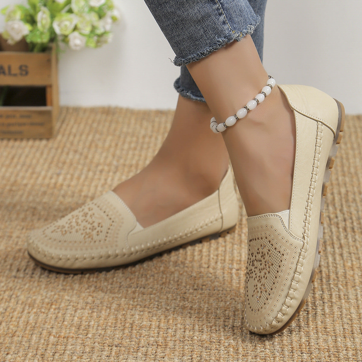 Handmade Stitching Gommino Solid Color Casual Women's Shoes Beige